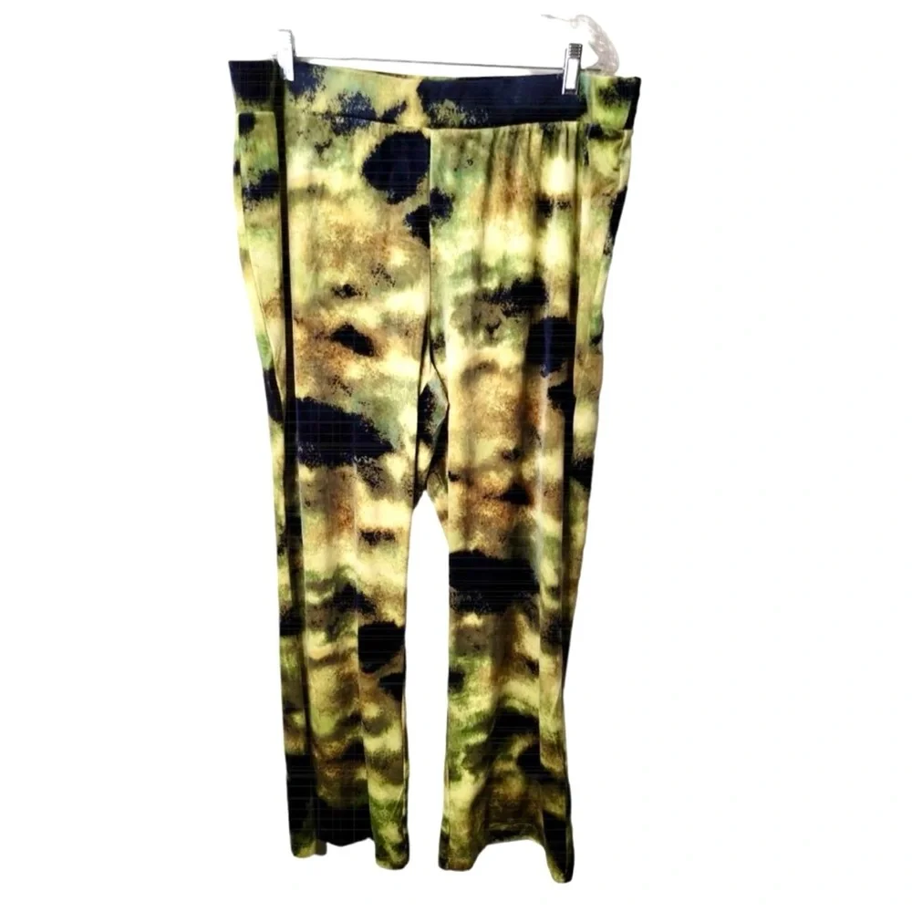 Juicy 2pc. Lounge Outfit NEW With Tags Camo Velveteen Yoga Pant/Olive L/S Tee 2X - Picture 4 of 14
